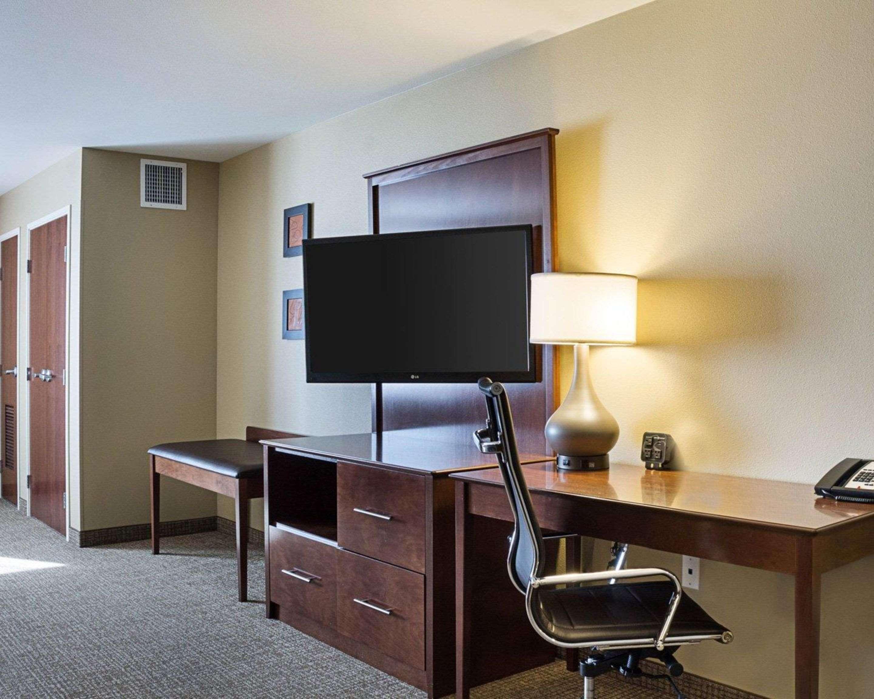 Comfort Suites Fargo Medical Center Esterno foto