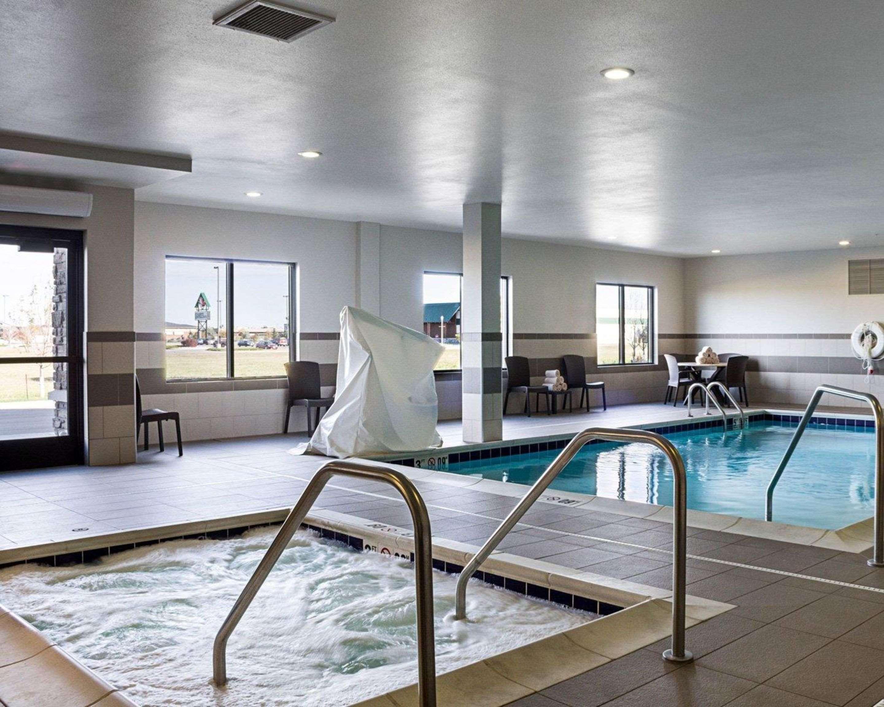 Comfort Suites Fargo Medical Center Esterno foto