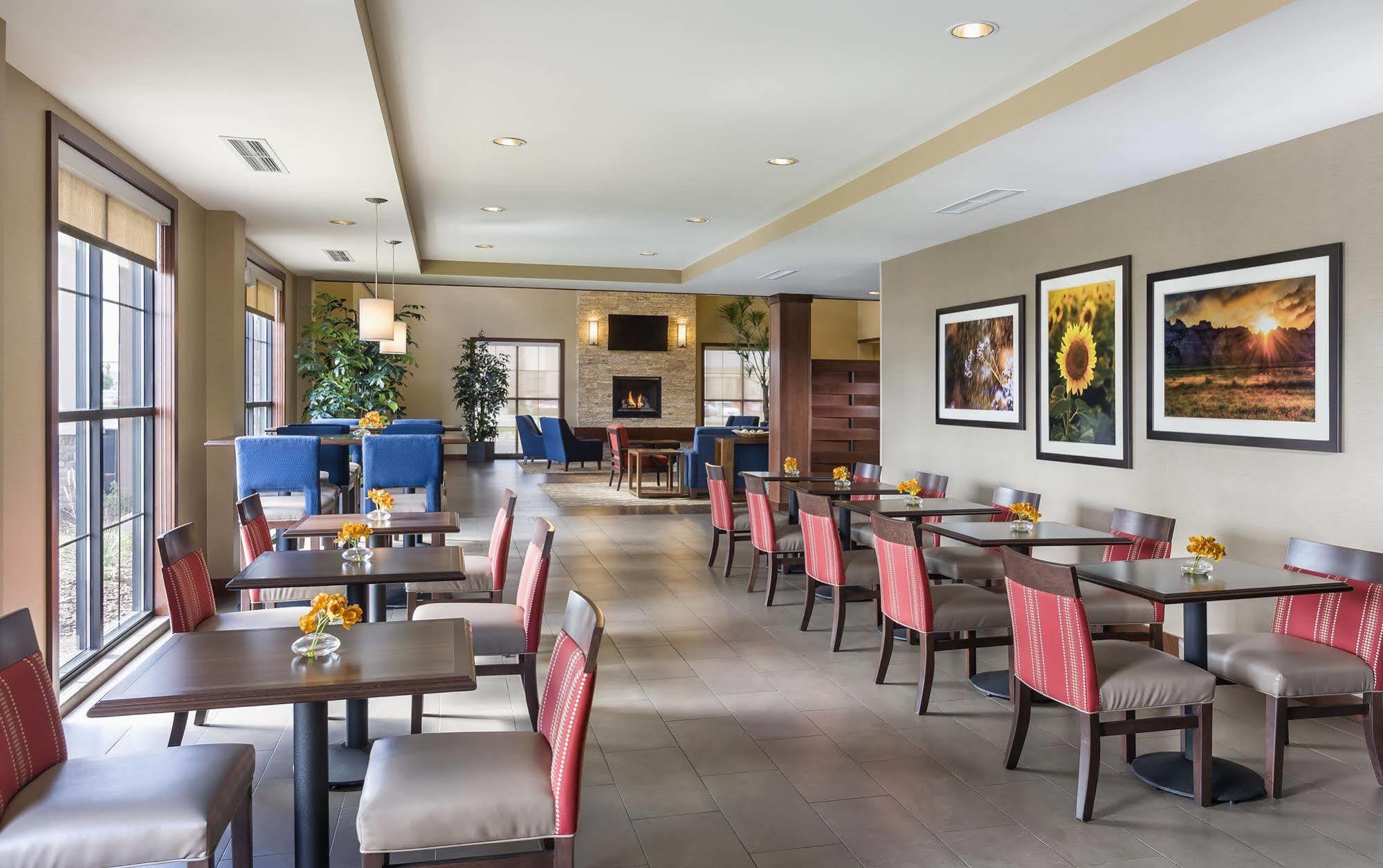 Comfort Suites Fargo Medical Center Esterno foto